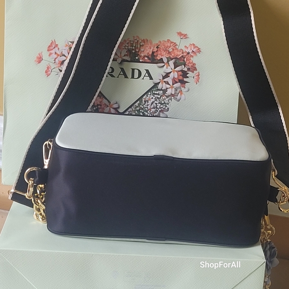 Prada - Picture 13 of 16